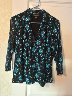Women’s Elegant Flowered Blouse