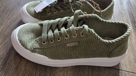 Brand New Roxy Sneakers Size 8