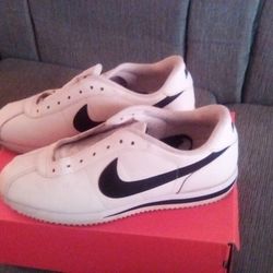 Leather Nikes Size 11 1/2  Good Shape