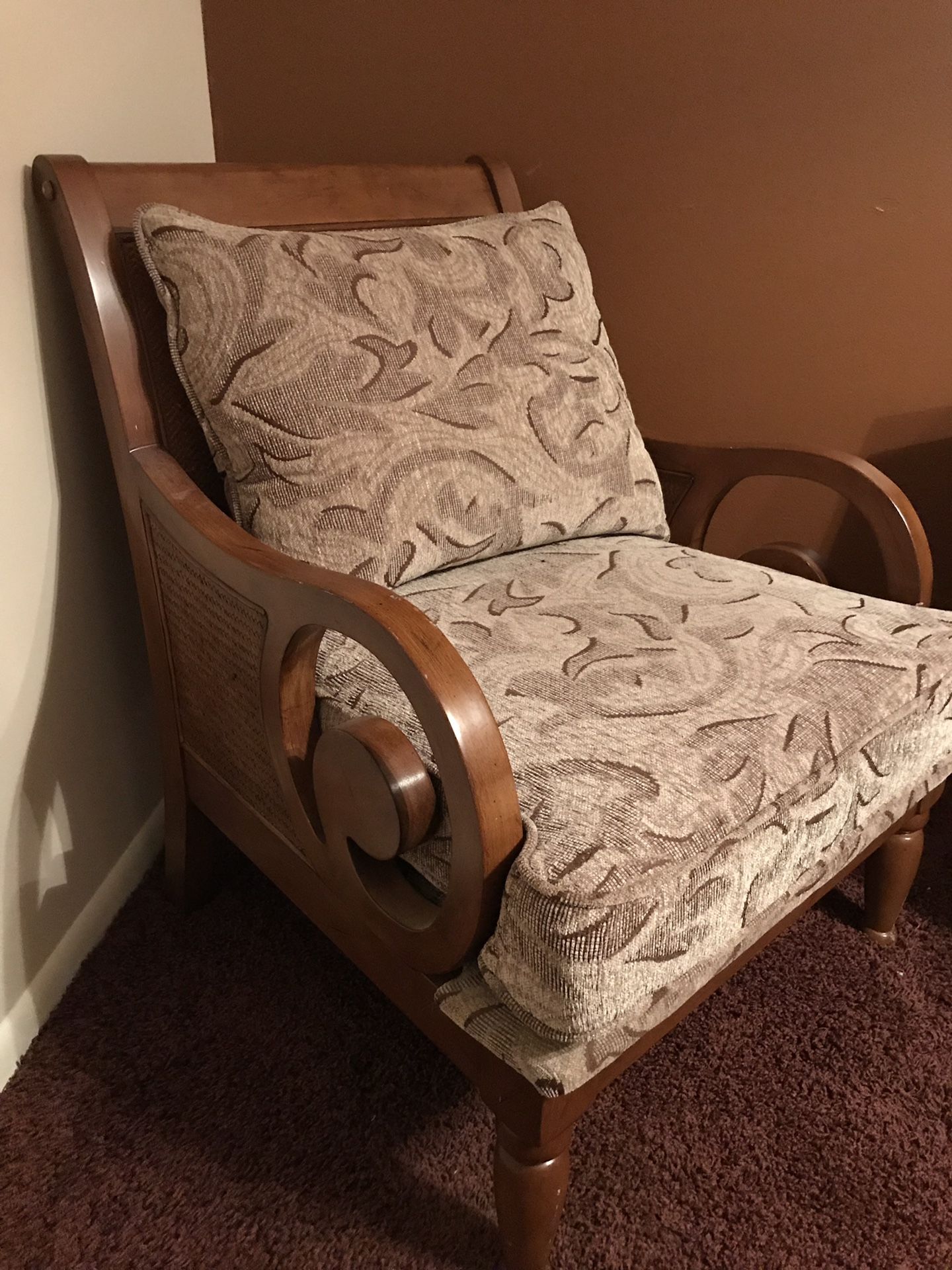 ARM CHAIR