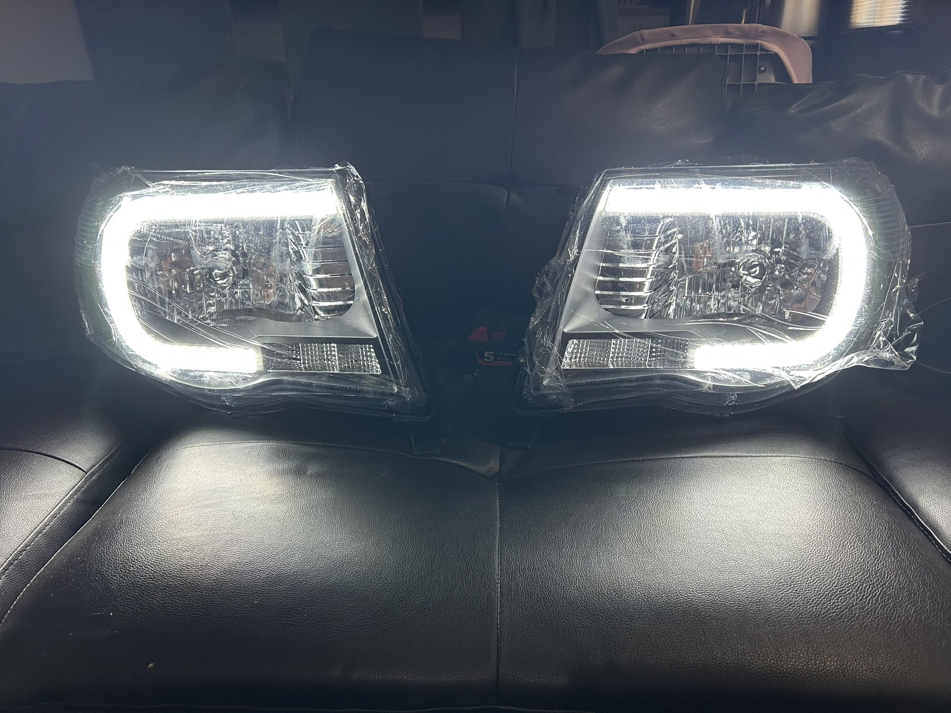Toyota Tacoma Headlights (2005-2011)