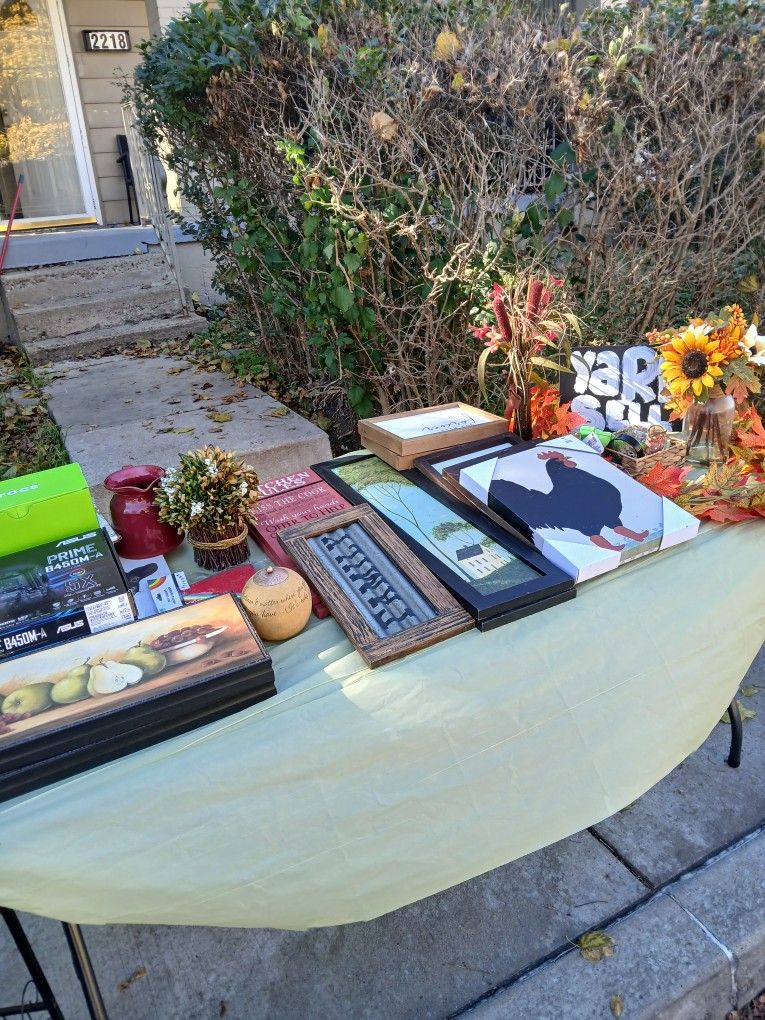  USED/NEWDOLLAR ITEMS! FOR SELL!