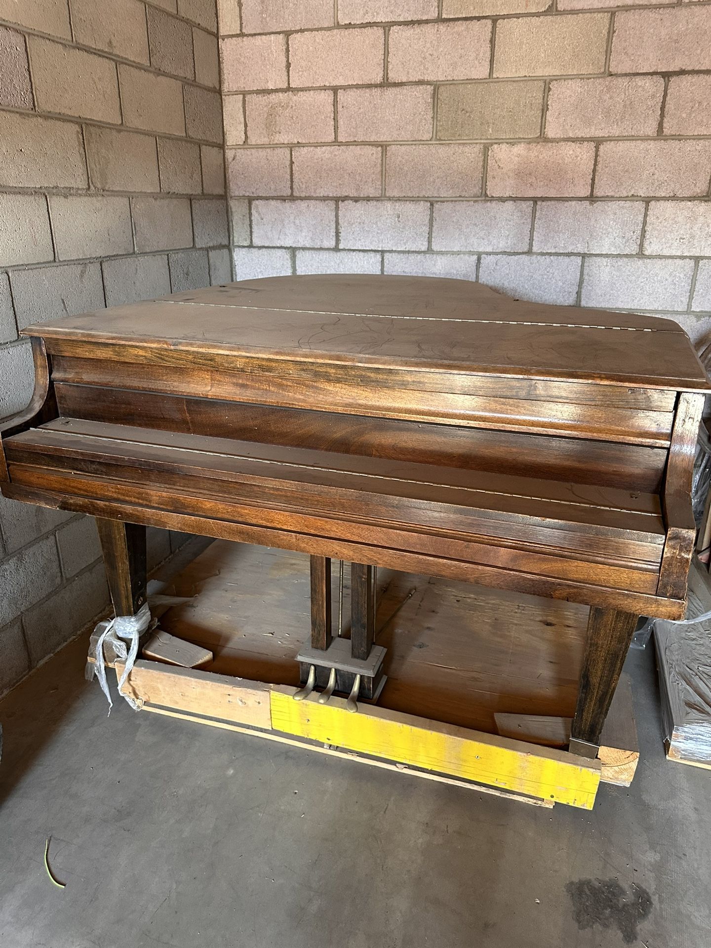 grand piano antique vintage