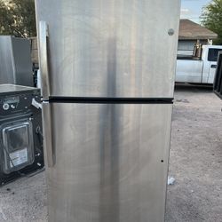GE REFRIGERATOR 