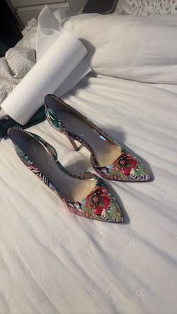 Jessica Simpson Floral Pumps