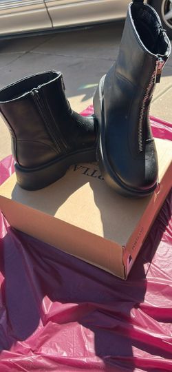 Portland Black Leather Ankle Boots with Side Zipper