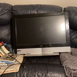 Vizio HD tV 720p 32” Regular Tv Not Smart Tv 