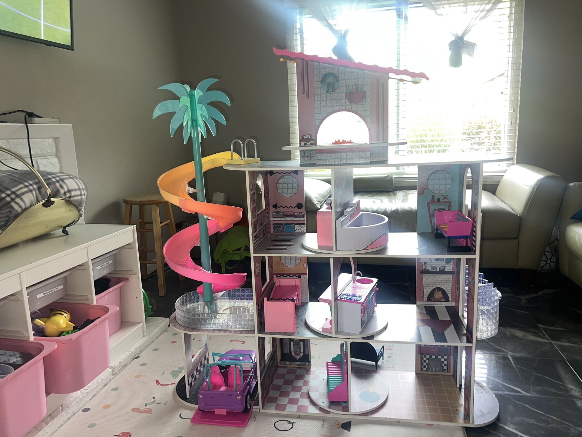 L.O.L. Surprise! OMG House of Surprises Doll House 