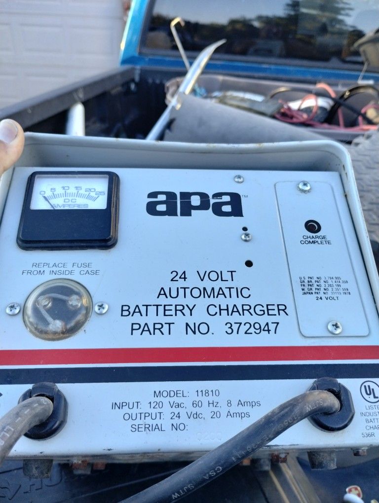 24 Volt Battery Charger Golf Cart Hydraulics....