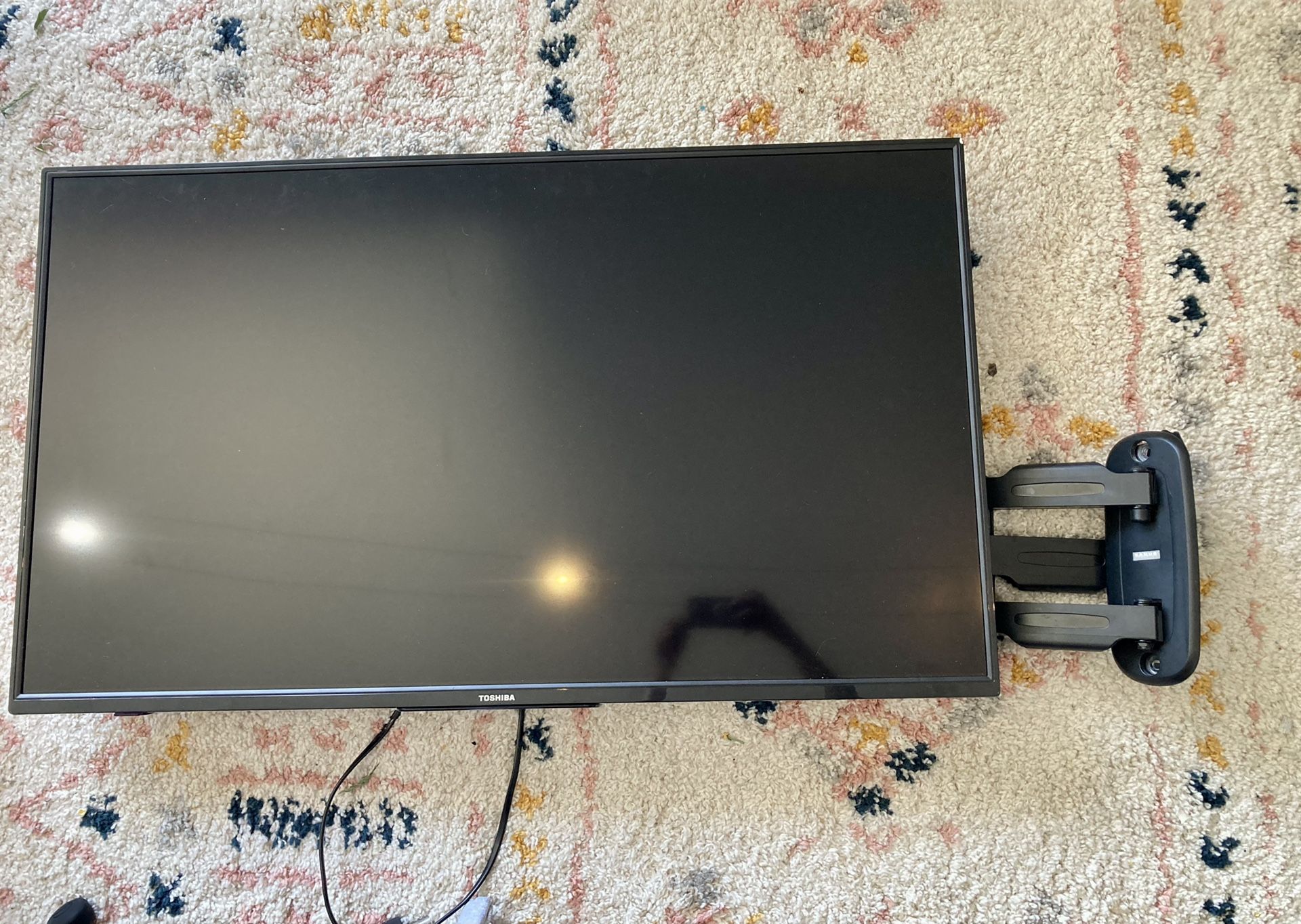 Toshiba 43” Flat Screen TV with Built-in Chrome cast and TV Mount