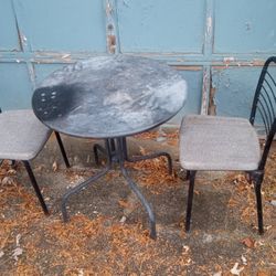 Vintage Cosco Folding Chairs With Patio Table 