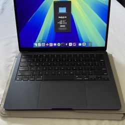 13” MacBook Air M2 (16gb, 256gb), With Factory Warranty