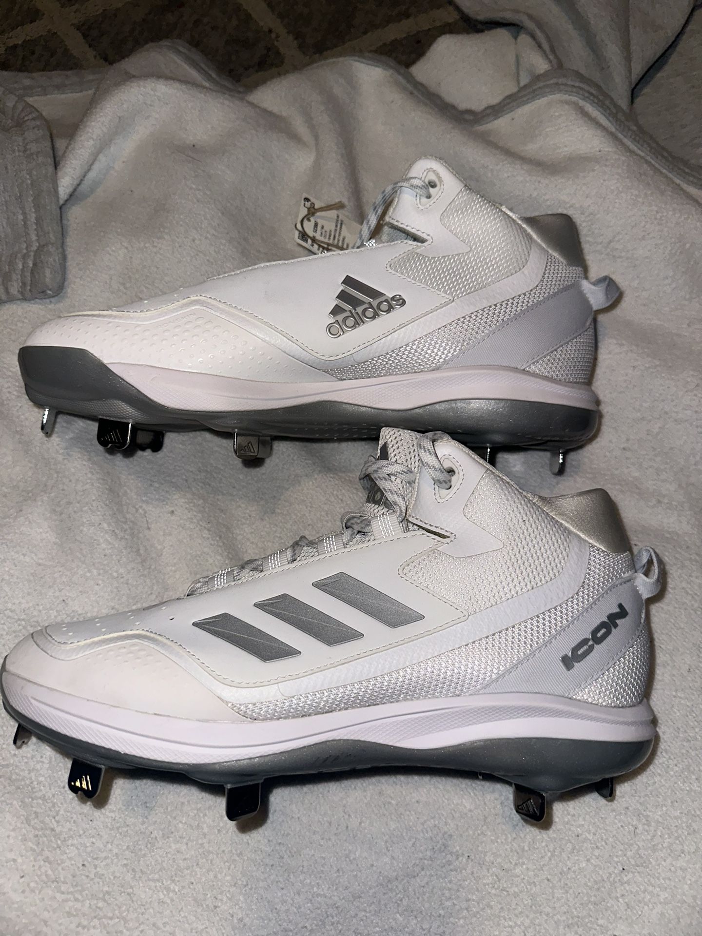 adidas Mens Icon 7 Mid Baseball Cleats