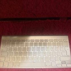 Apple Keyboard 