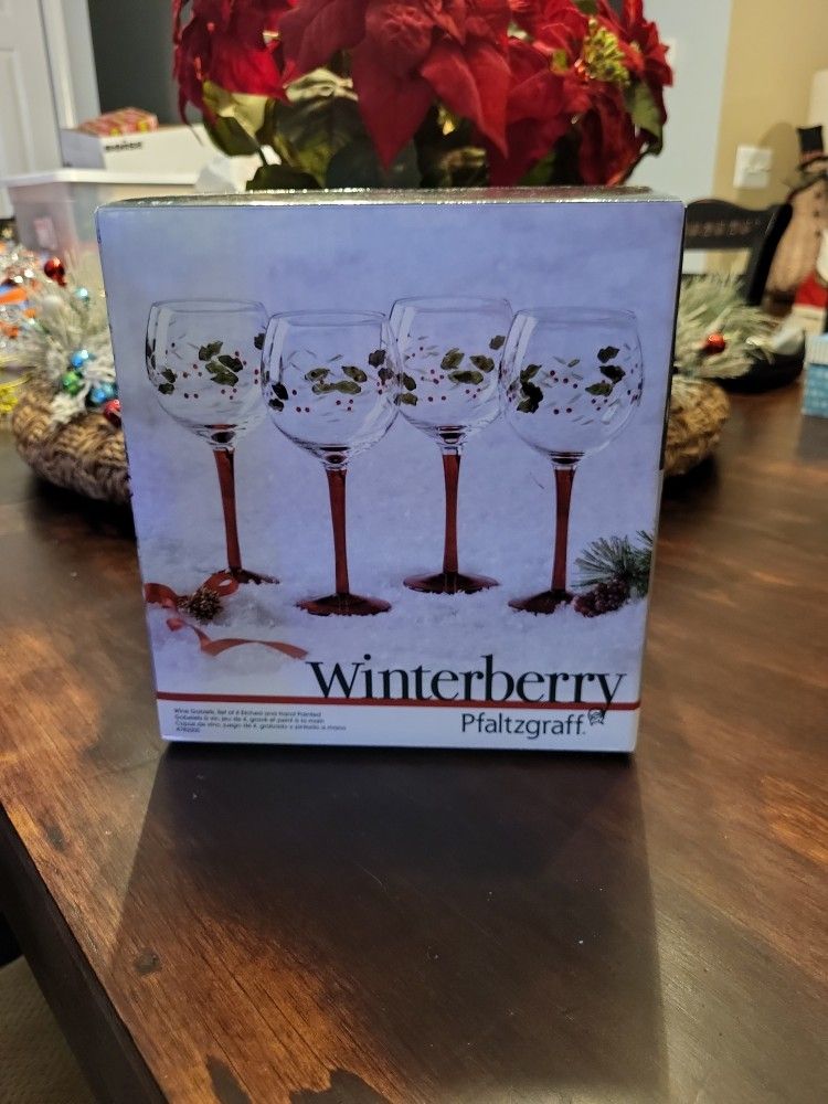Winterberry Wine Glasses