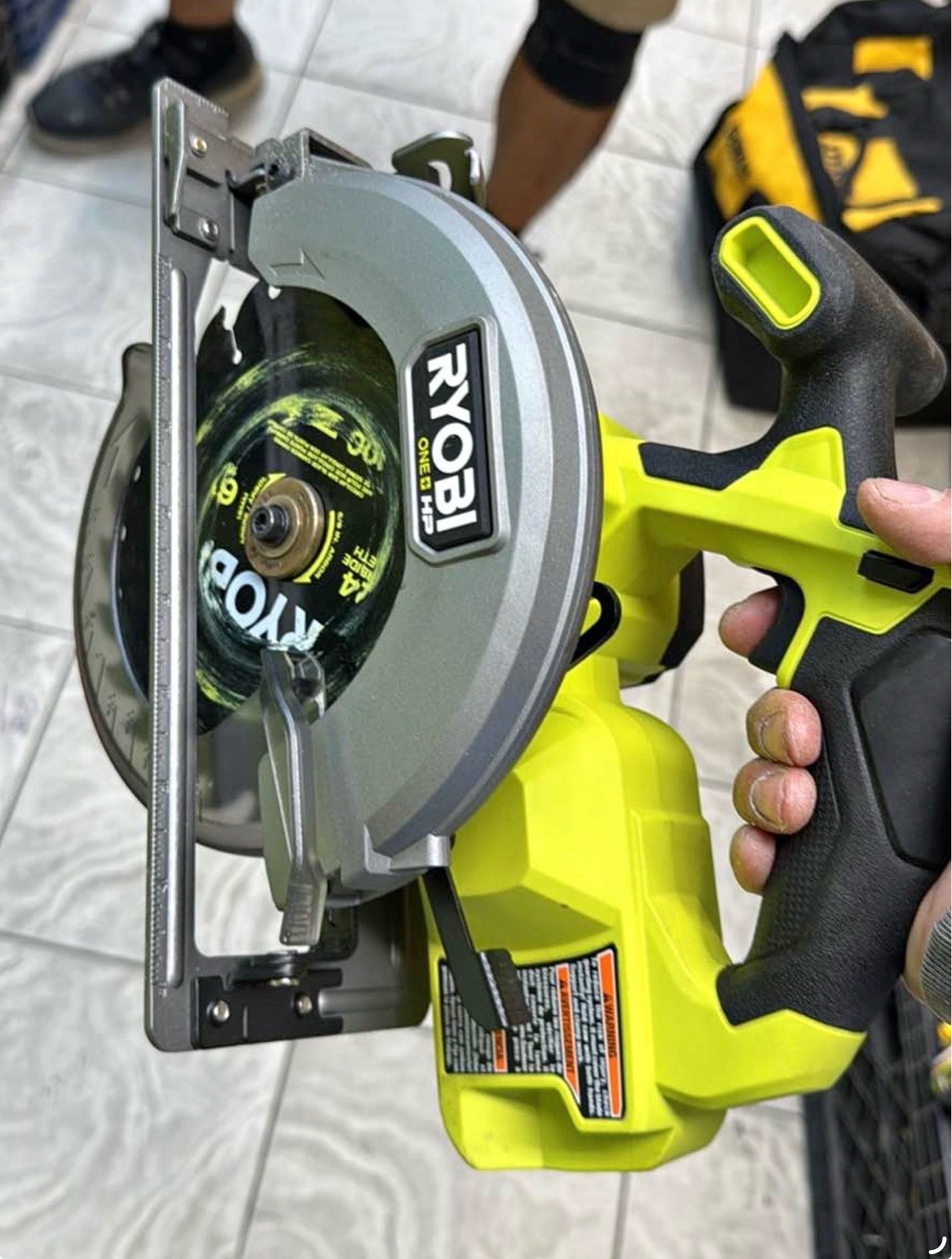 Ryobi 18v cordless brushless hp 6-1/2 circular saw tool only