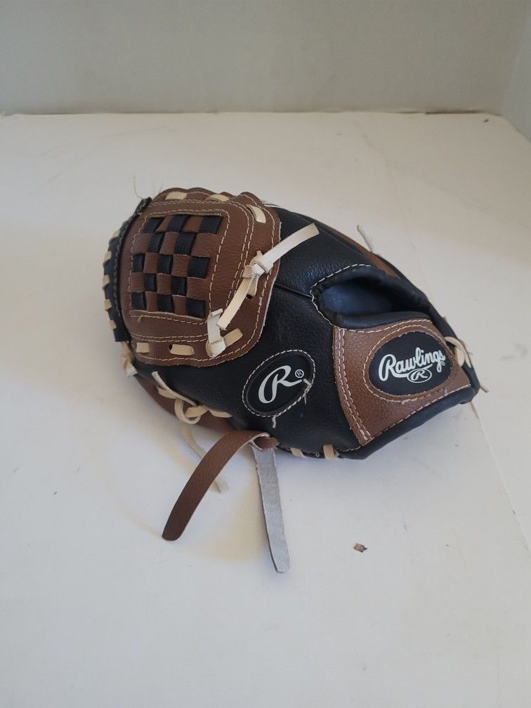 Rawlings Youth  Baseball Glove Size 9 Right Hand 