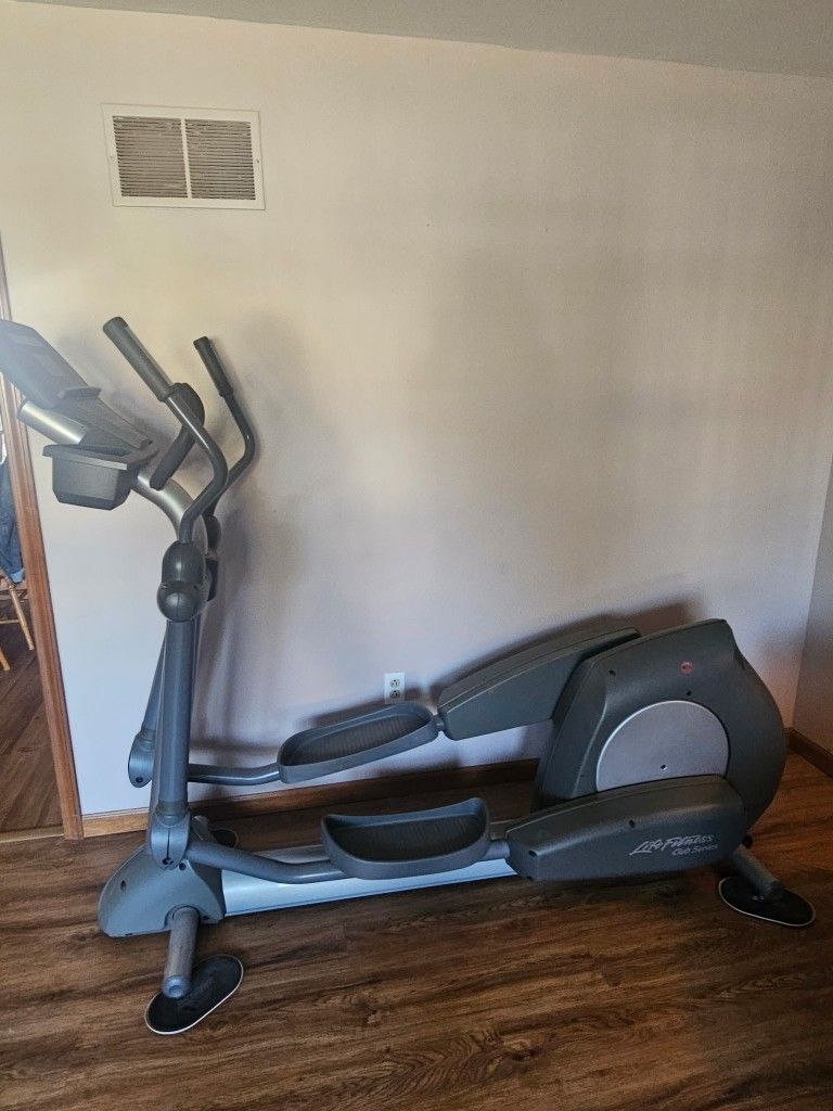 Life Fitness 91xi Cross Trainer Elliptical 