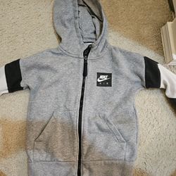  Boys NIKE sweatshirt 