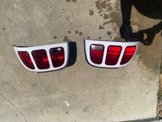 96-98 Mustang  tail lights