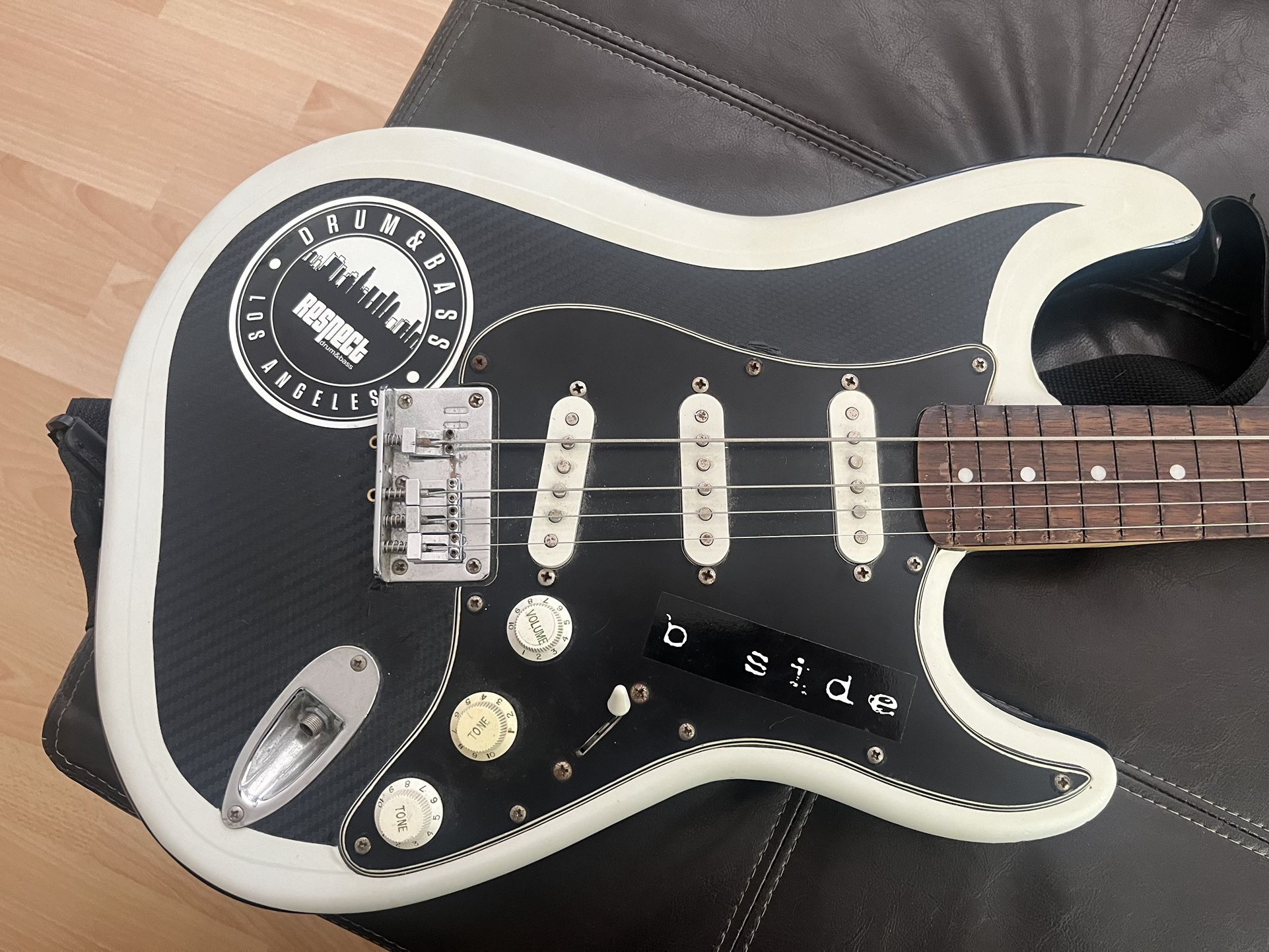 Guitbass Basitar Custom Fender Squier Fretless Electric Guitar
