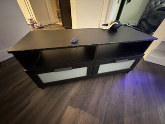 Tv Stand 40$ OBO