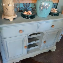 CUTE TV STAND OR BUFFET AT PICKY PINCHERS 3643 5TH AVE N ST PETE OPEN TODAY NOON TO 6 PM FREE DELIVERY