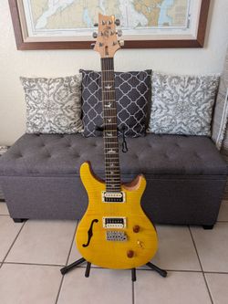 PRS SE Custom 22 semi-hollow guitar