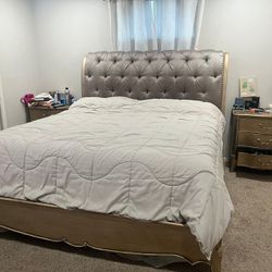King size Bedroom Set (no mattress)