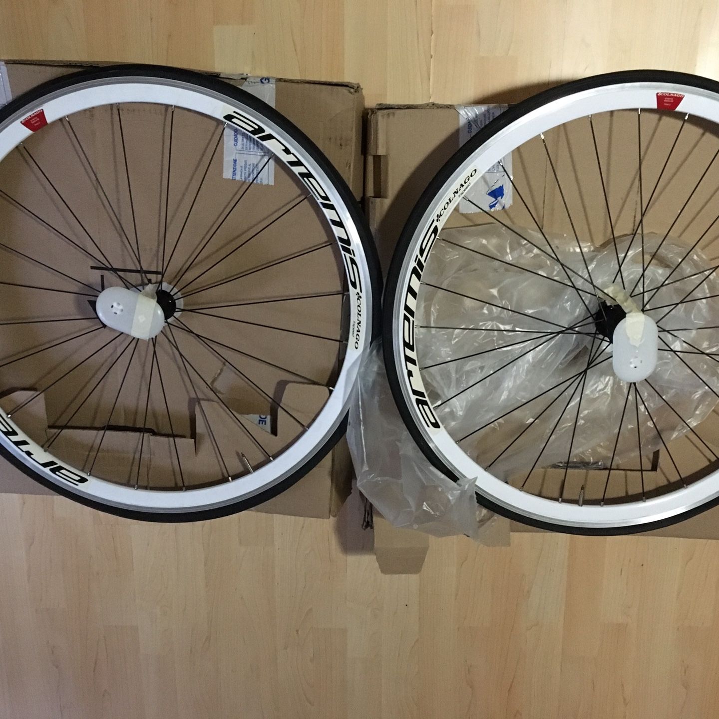 COLNAGO ARTEMIS CW32CL ALU 完組ホイール前後 COLNAGO ARTEMIS CW32CL ALU 完組ホイール前後 - メルカリ