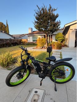 Electric Mountain Bike w/ Cover e-bike