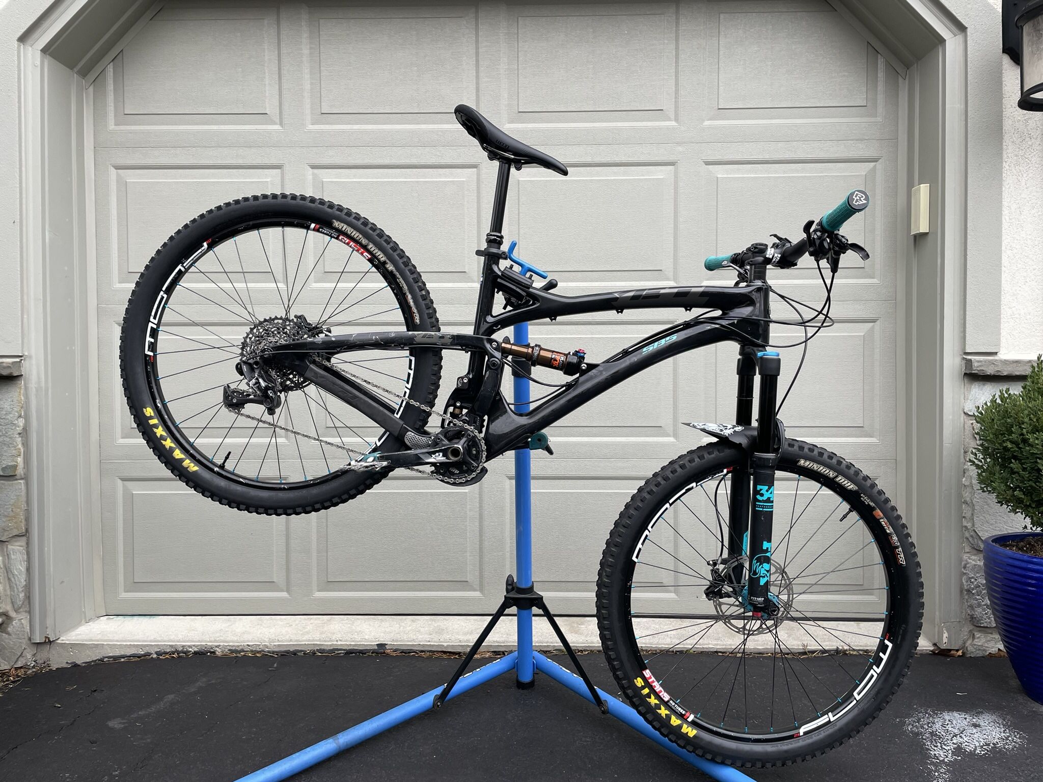 2016 Yeti SB5 Enduro GX Carbon Mountain Bike