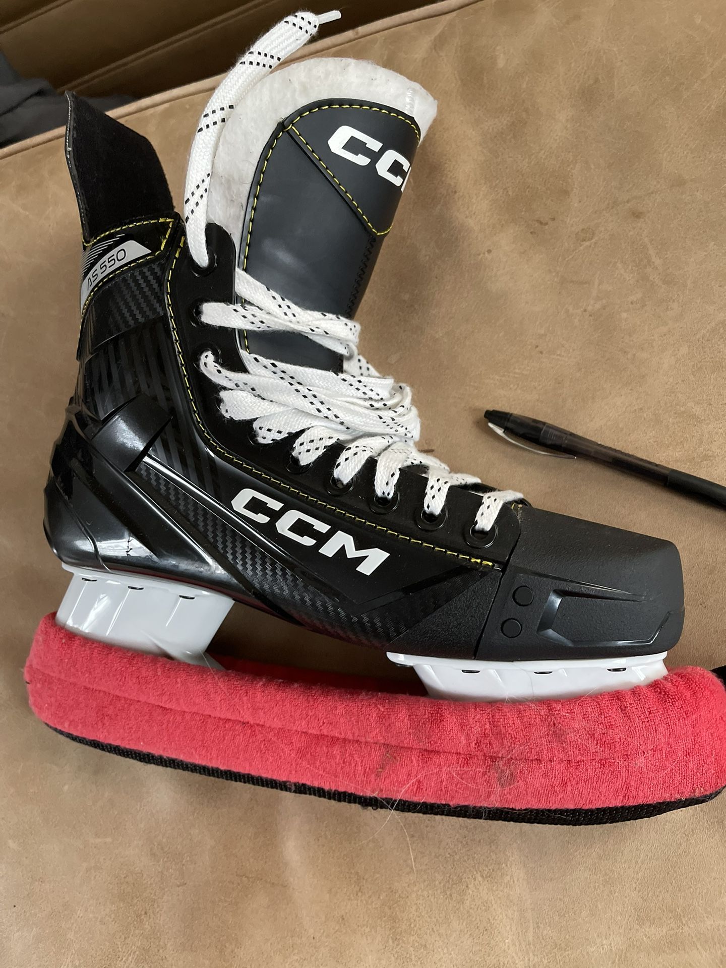 Excellent Condition CCM Skates