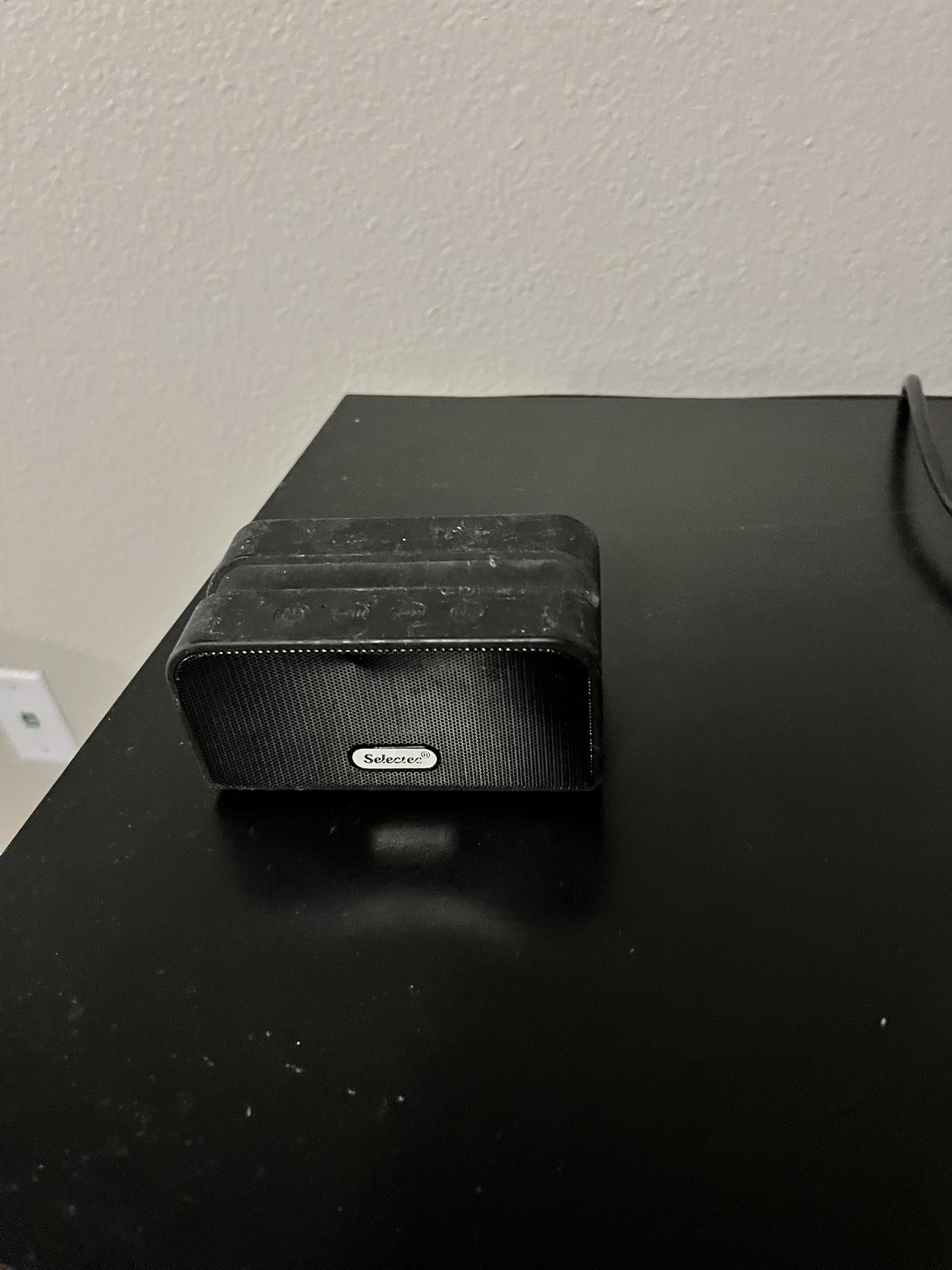Black Speaker