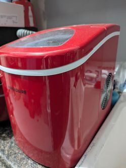 Frigidaire Ice Maker w/Scoop