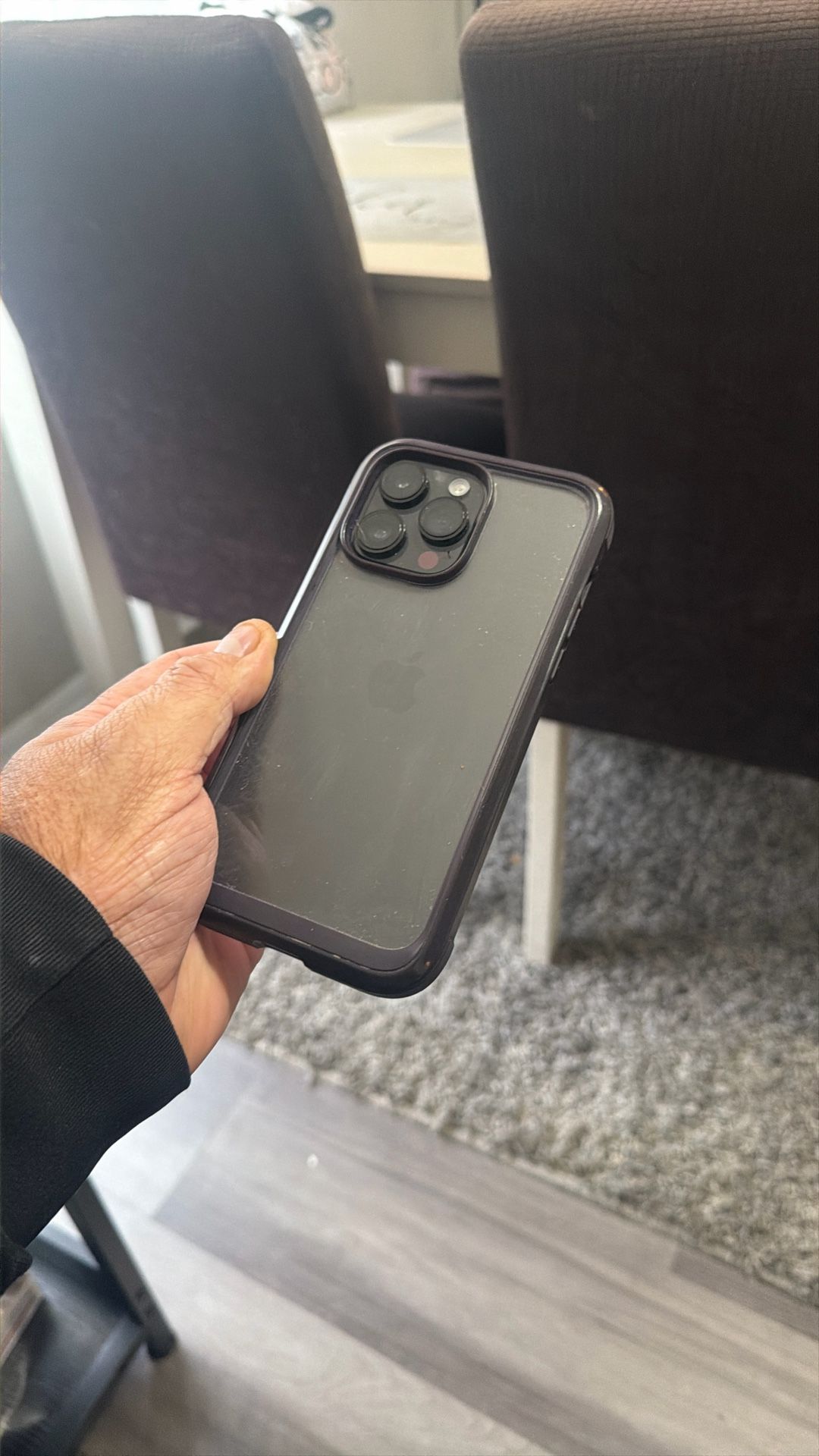 I'm selling a brand new iPhone 14 Pro Max 256 GB, like new