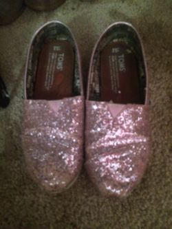 Girls tom shoes size 2.5