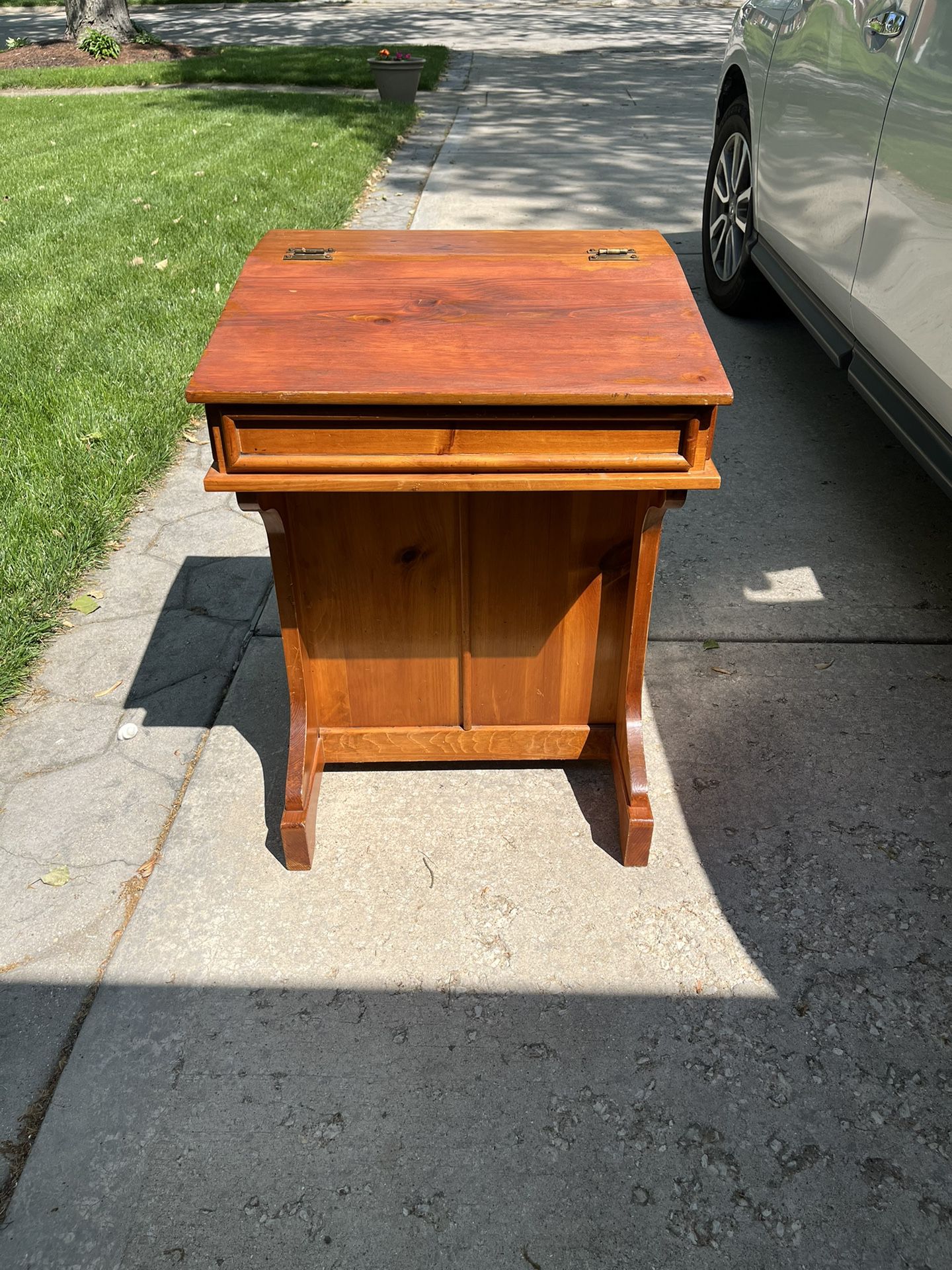 Rare captains desk, antique vintage 8 side drawers 