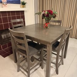Dining Room Table Set + 4-Chairs (42"x42"x36h) from Ashley Furnitue