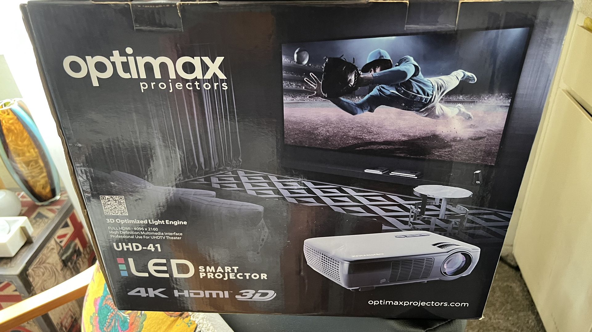 Optimax UHD-41 LED 4K 3D Projector With Screen