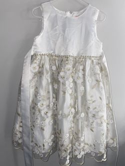Beautiful Little Girl Dress Size 4