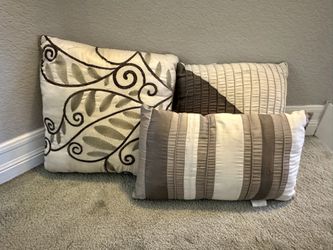 3 Decorative Pillows