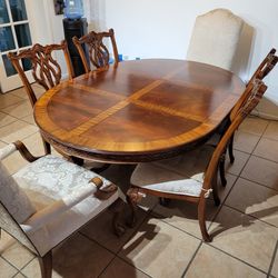 Deluxe Dining Table