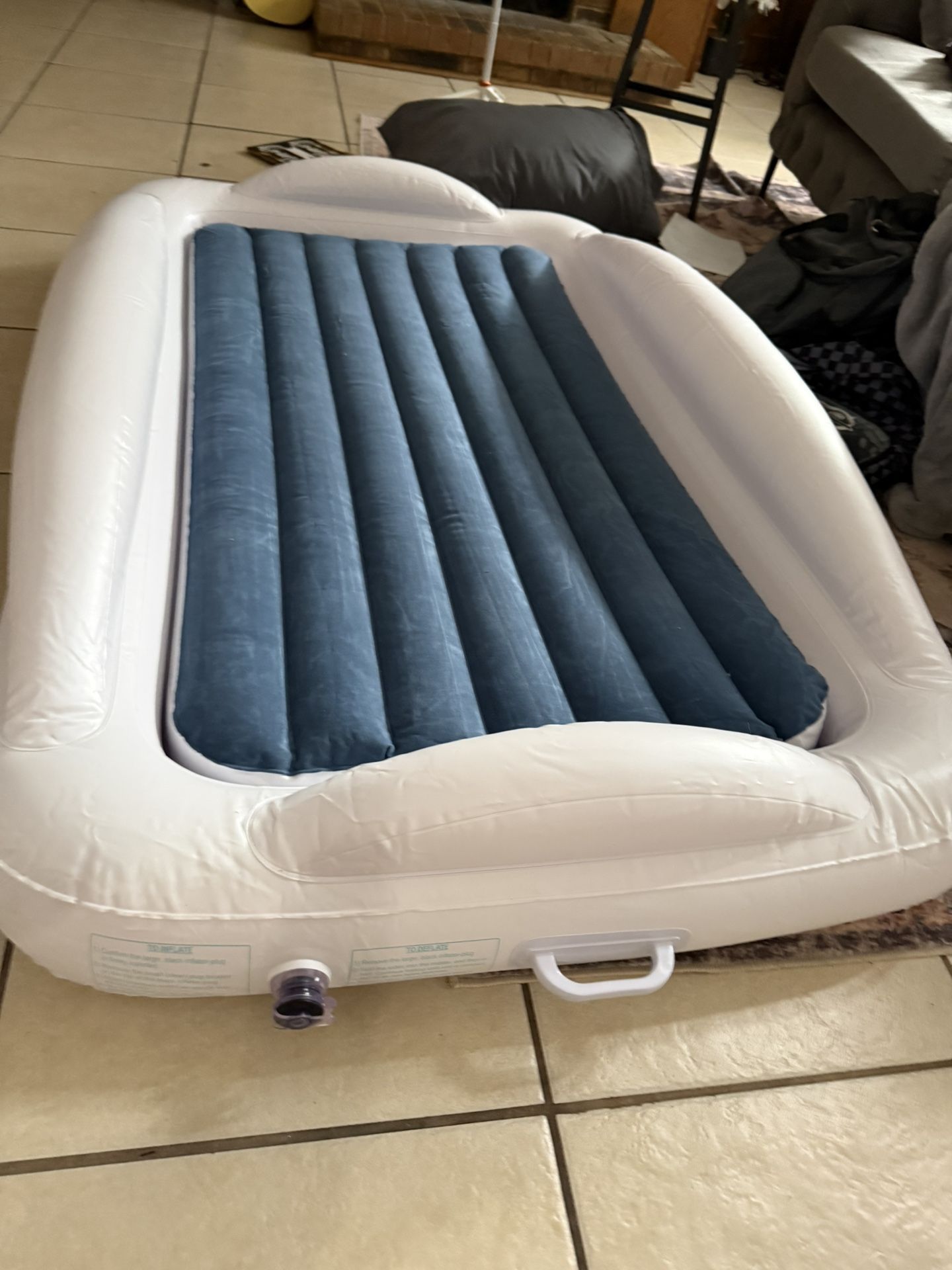 This is a ProForm 585 CSE elliptical machine, partially assembled. It’s missing some parts, so selling for parts or repair only. Electronics and pedal