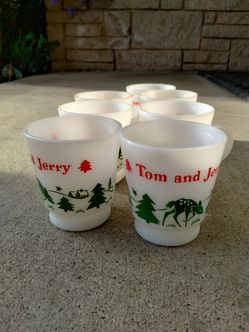 Vintage Hazel Atlas Tom & Jerry Christmas themed egg nog mugs x7