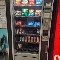 SNACK MACHINE