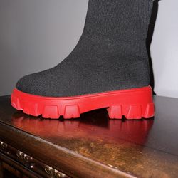 Red/Black Women’s Booties - Size 39 (fits like an 8)