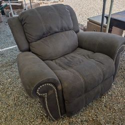 Rocking Recliner 