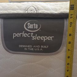 SERTA: Full Size Bed, Box Spring, & Mattress 