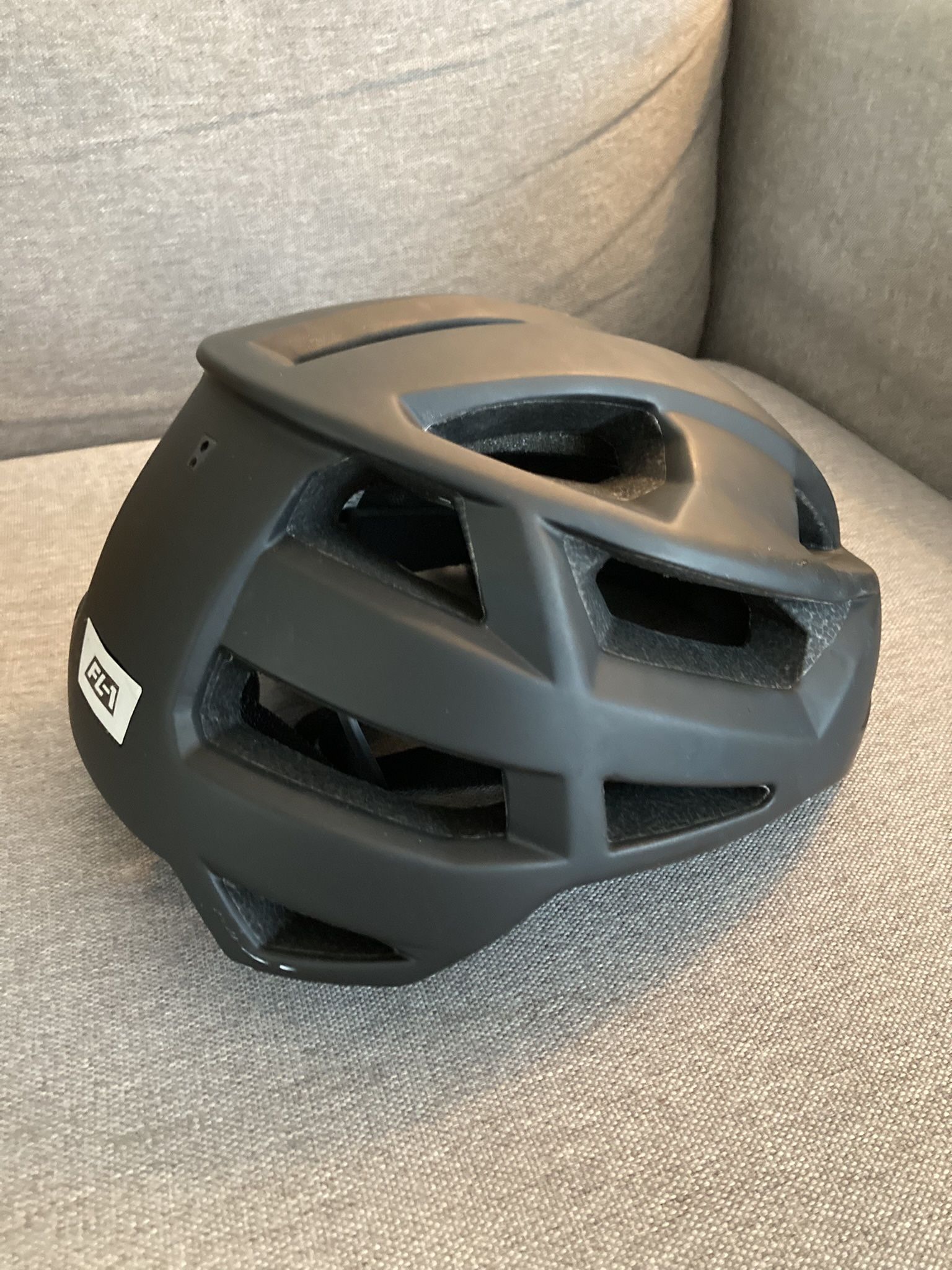 bern medium black helmet (fl-1 libre model)